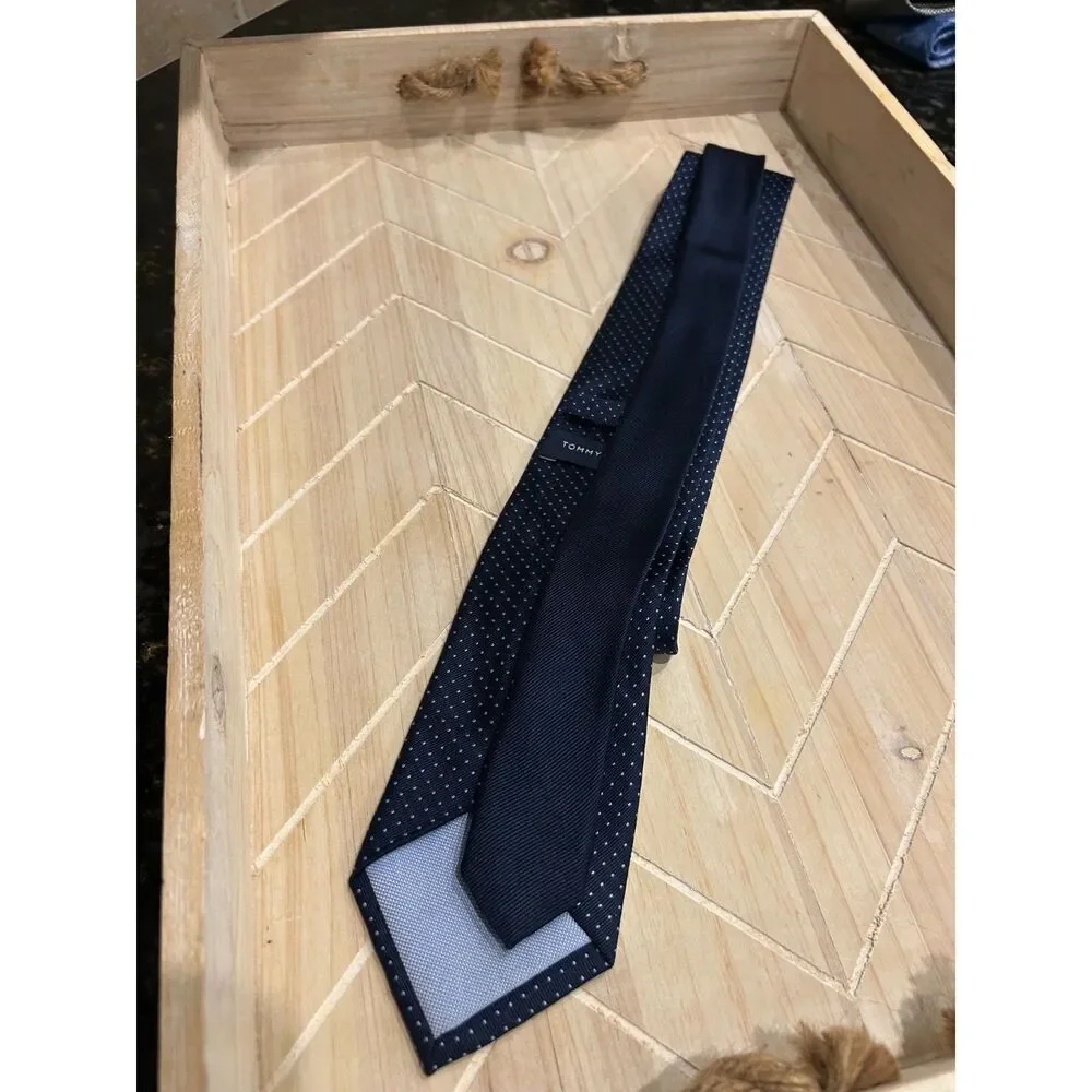 Tommy Hilfiger Tie Mens 100% Silk Navy Blue White Pin Dot Micro Geometric Woven